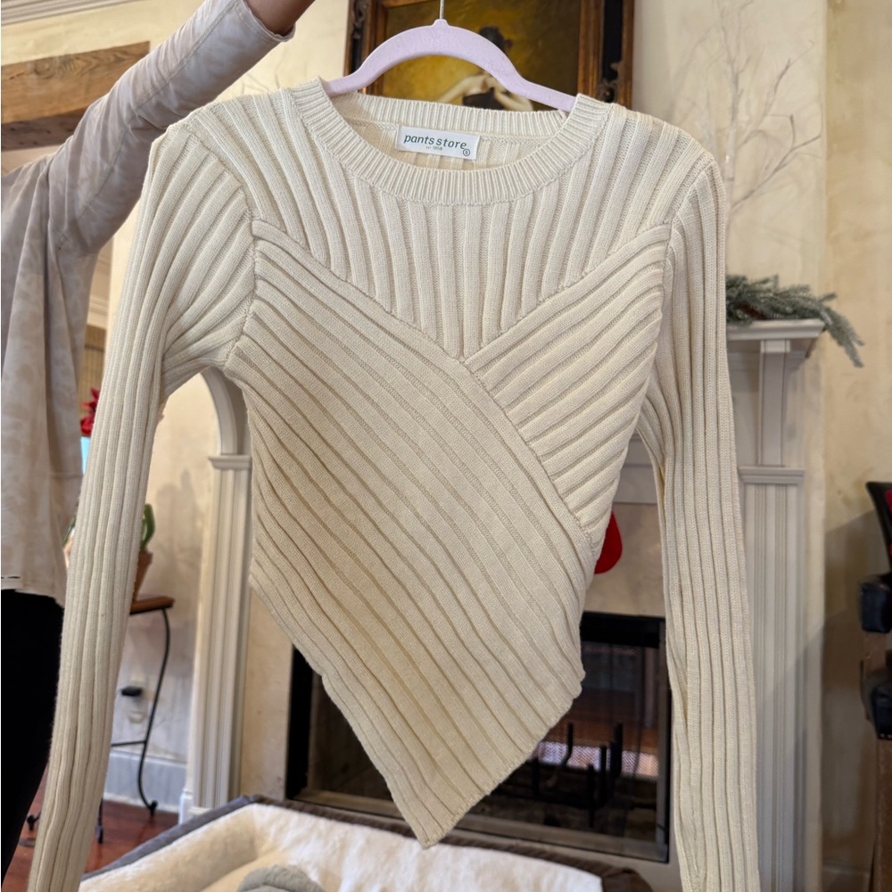 Elegant Cream Ribbed Sweater